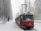 Харькочанам пришлось выталкивать трамвай, застрявший в снегу