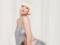 Блондинка Кайли Дженнер поэкспериментировала с прической в стильном фотосете