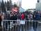 В России перед футбольным матчем фанатов раздевали до трусов прямо на улице