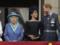 Королева Елизавета II взяла под личный контроль жизнь Меган и Гарри - СМИ