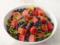 Летний салат из арбуза и черники: рецепт от Кортни Кардашьян