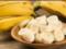Врачи рассказали, в каких случаях вредно кушать бананы