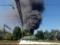В Харькове спасатели ликвидируют масштабный пожар на складах
