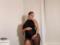 Беременная Эшли Грэм в облегающем кружевном платье показала аппетитные формы