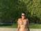 41-летняя Кортни Кардашян в  голом  бикини эротично позировала возле бассейна