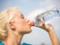 В каких случаях вредно пить много воды
