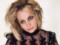 Бритни Спирс в черном полупрозрачном комбинезоне представила себя кошкой