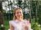 Беременная жена Виктора Павлика в легком белом платье показала, как 27-летие отпраздновала