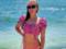 Любимая Ван Дамма в бикини посветила ягодицами на одесском пляже
