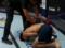 Двойной нокдаун: в UFC бойцы одновременно  вырубили  друг друга ударами в пах