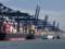 Портовики Великобритании забастовали вслед за железнодорожниками