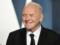 84-year-old Anthony Hopkins admired the video where he dances in a Santa Claus hat