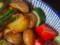 Сытный салат из жареного картофеля, с рыбой и вкусным соусом: рецепт блюда для ужина