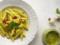 Для салатов, пасты и рыбы: самый полезный и вкусный соус песто из базилика за 3 минуты