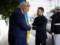 Зеленский подарил Трампу клюшку для гольфа, которую передал украинский военный